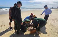 Mặc dù cán bộ quân y nỗ lực cấp cứu nhưng nạn nhân không qua khỏi.