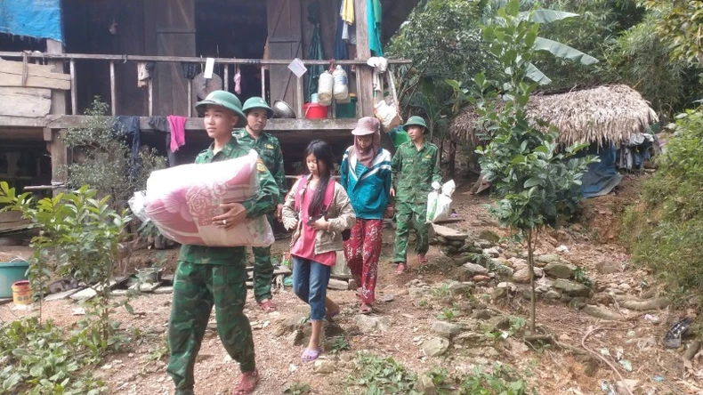 Quảng Bình di dời khẩn cấp khẩn cấp 13 hộ dân do nguy cơ lở núi ảnh 6