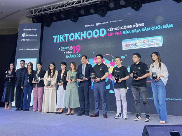 Hàng nhập qua Shopee, Lazada, TikTok trên 800 tỷ đồng mỗi ngày, cần đánh thuế VAT