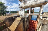 Đập hồ thuỷ lợi Ia Rằng huyện Chư Sê, Gia Lai, nơi xảy ra sự cố thủng bờ đập.