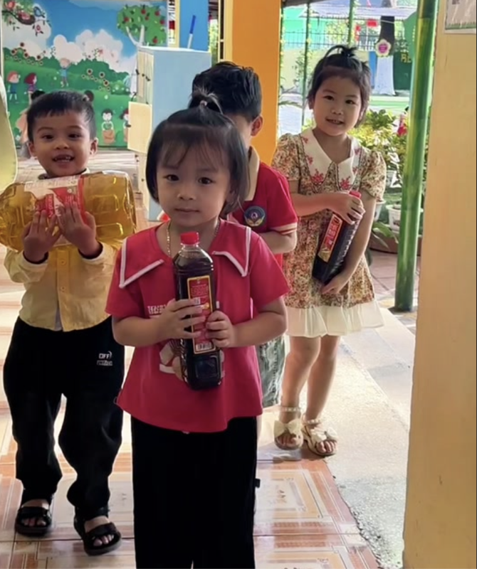 Netizen xúc động trước những món quà 20/11 không thể định giá - Hình 3 Netizen xuc dong truoc nhung mon qua 20/11 khong the dinh gia-Hinh-3