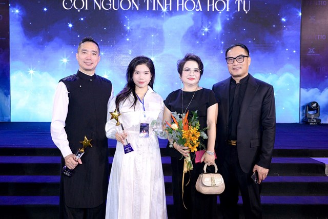 Đạo diễn trẻ Đỗ Bảo Ngọc - Người “thổi hồn” vào các sân khấu hoành tráng. Đạo diễn trẻ Đỗ Bảo Ngọc - Người “thổi hồn” vào các sân khấu hoành tráng.