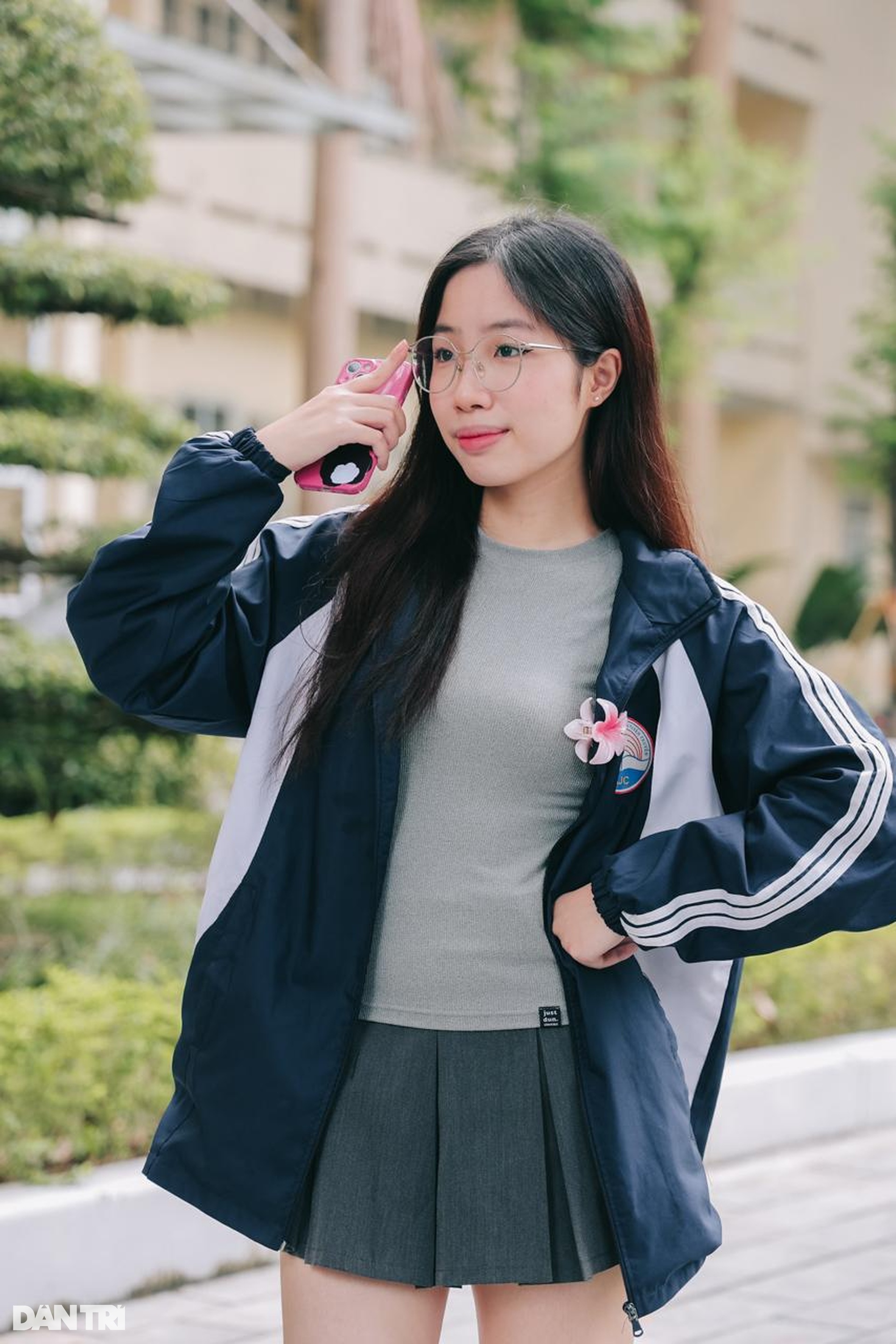 Thời trang đến trường của gen Z ở Hà Nội: Chất nhưng kín đáo, trẻ trung - 9 Thời trang đến trường của gen Z ở Hà Nội: Chất nhưng kín đáo, trẻ trung - 9