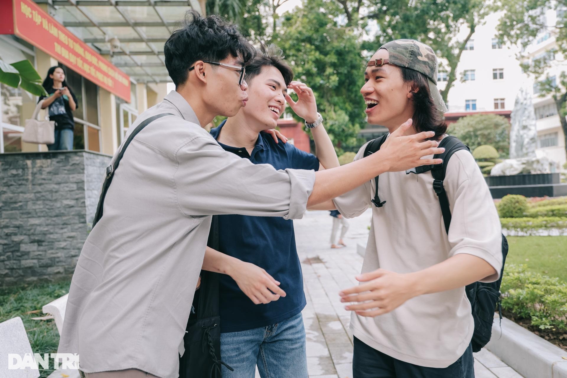 Thời trang đến trường của gen Z ở Hà Nội: Chất nhưng kín đáo, trẻ trung - 15 Thời trang đến trường của gen Z ở Hà Nội: Chất nhưng kín đáo, trẻ trung - 15