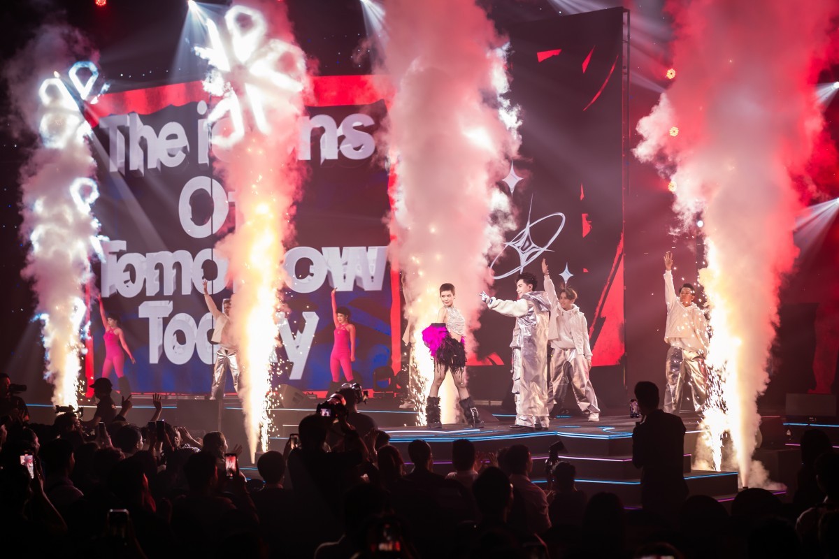 phao-dong-hanh-cung-quang-hung-master-d-dot-chay-san-khau-gala-tiktok-awards-vietnam-2024