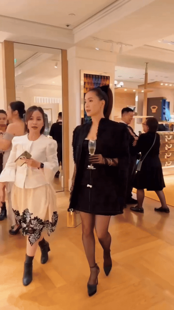 Không nhận ra Hồng Diễm, netizen tấm tắc quá đẹp và sang- Ảnh 3. Không nhận ra Hồng Diễm, netizen tấm tắc quá đẹp và sang- Ảnh 3.