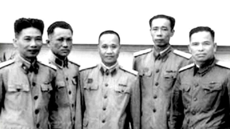 Hội thảo khoa học “Thiếu tướng Hoàng Sâm - người cộng sản kiên trung, nhà chỉ huy quân sự tài năng, người con ưu tú của quê hương Quảng Bình” ảnh 2
