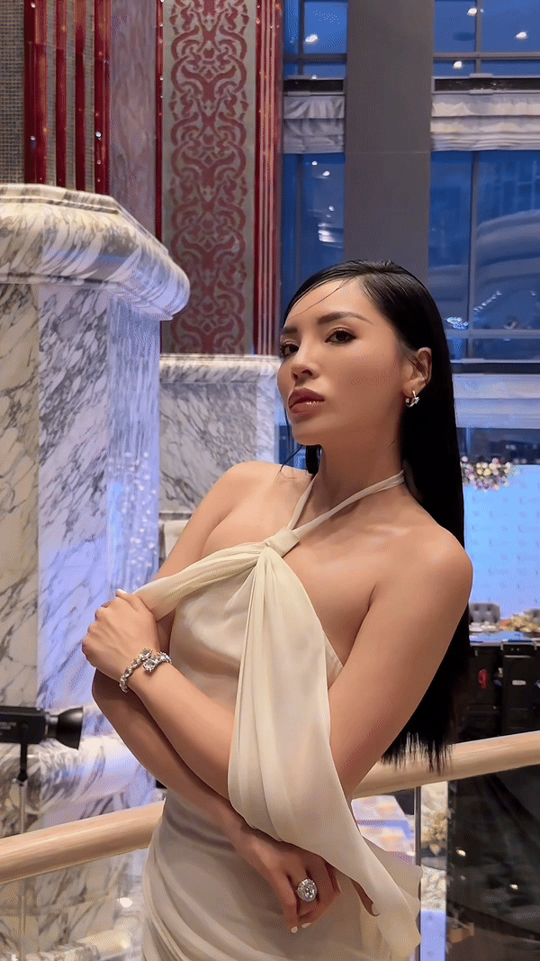 Kỳ Duyên về nước lên hương ngất ngây khiến netizen phải khen: Xinh nhất vũ trụ!- Ảnh 3. Kỳ Duyên về nước lên hương ngất ngây khiến netizen phải khen: Xinh nhất vũ trụ!- Ảnh 3.
