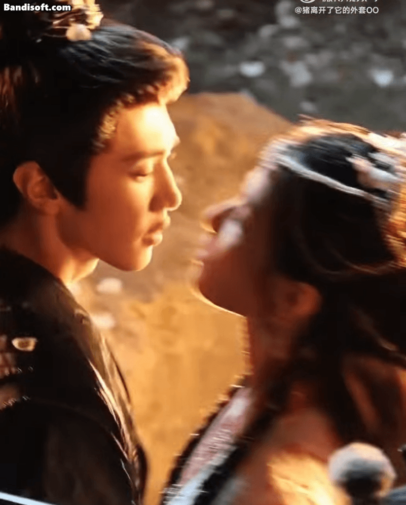 Cặp đôi Hoa ngữ vui vẻ hôn nhau mặc kệ netizen cãi vã: Chemistry ngọt như đường, gấp đôi visual làm dân tình lóa mắt- Ảnh 3.