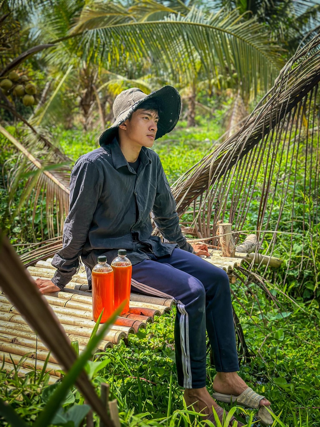 Chàng chăn vịt Lê Tuấn Khang là ai mà hút 100 triệu lượt xem sau 15 tiếng? - 4 Chàng chăn vịt Lê Tuấn Khang là ai mà hút 100 triệu lượt xem sau 15 tiếng? - 4