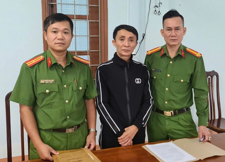 Quảng Bình: Bị tuyên án 48 tháng tù giam, trốn nã 11 năm mới ra đầu thú- Ảnh 1. Quảng Bình: Bị tuyên án 48 tháng tù giam, trốn nã 11 năm mới ra đầu thú- Ảnh 1.