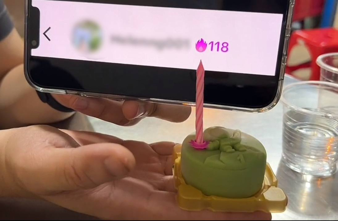 Các quán ăn thi nhau giảm giá cho khách nếu giữ được “chuỗi TikTok”, thực hư chiêu kinh doanh này ra sao?- Ảnh 1. Các quán ăn thi nhau giảm giá cho khách nếu giữ được “chuỗi TikTok”, thực hư chiêu kinh doanh này ra sao?- Ảnh 1.