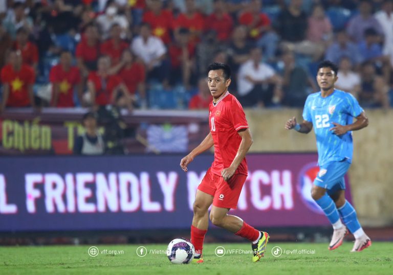 Tiktok FIFA khen ngợi tiền đạo Nguyễn Văn Quyết