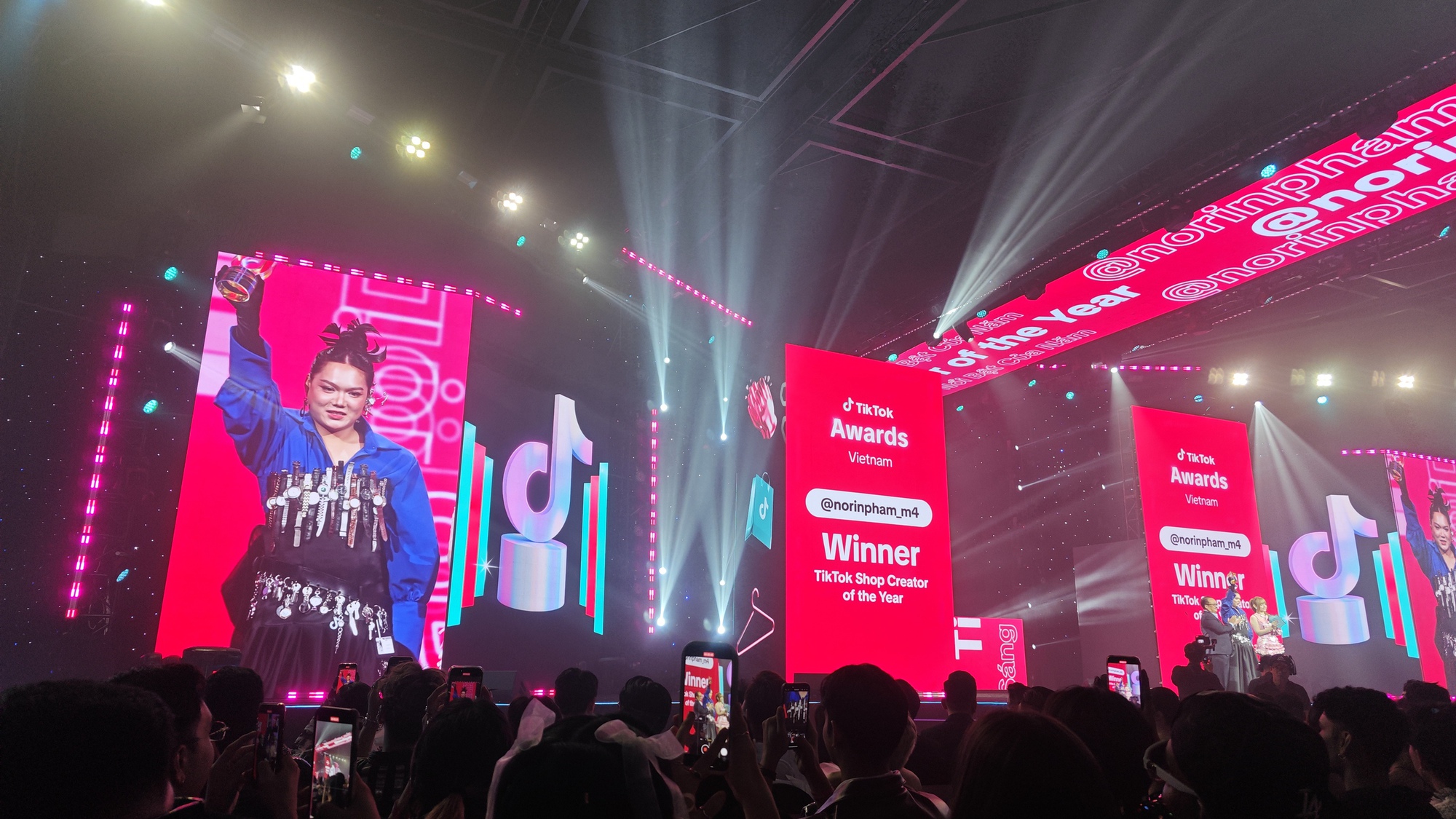 Nhà bán hàng xuất sắc nhất TikTok gọi tên Phạm Thoại- Ảnh 1. Nhà bán hàng xuất sắc nhất TikTok gọi tên Phạm Thoại- Ảnh 1.