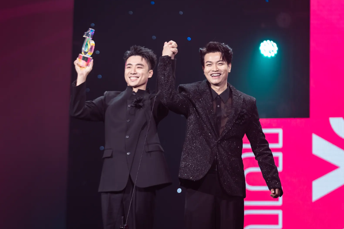 Ninh Anh Bùi – Từ nhân viên văn phòng đến biểu tượng sáng tạo tại TikTok Awards Việt Nam 2024