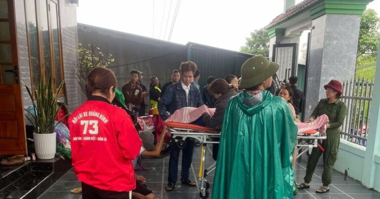 Nam thanh niên ở Quảng Bình bị điện giật tử vong khi đuổi khỉ leo trên cột điện