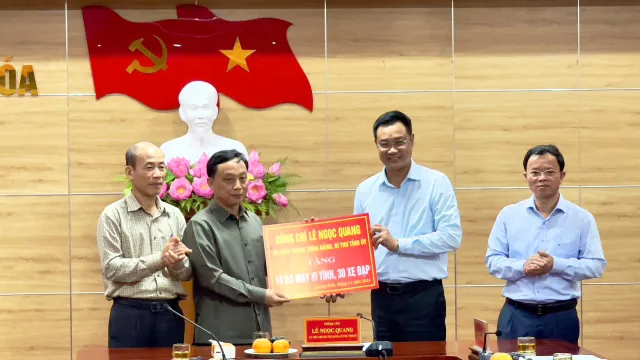 Bí thư Tỉnh uỷ <a href=