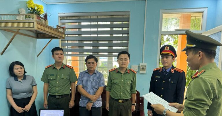 Bắt hàng loạt lãnh đạo Ban quản lý ở Quảng Bình liên quan đến đại án cây xanh