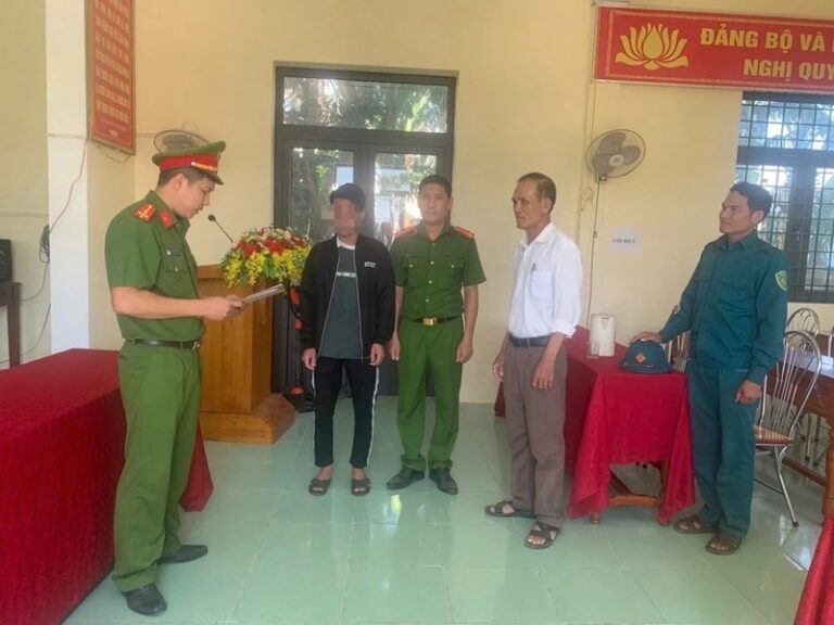 Khởi tố nam sinh dùng dao tấn công bạn ở Quảng Bình