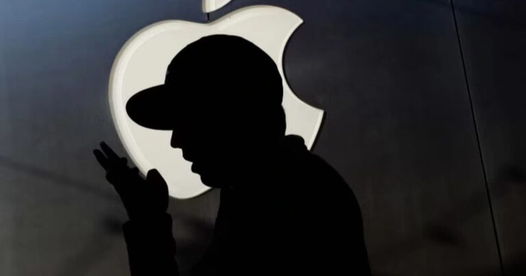 Tiếng nói lạ tự phát ra từ iPhone khiến người dùng bối rối và hoảng sợ