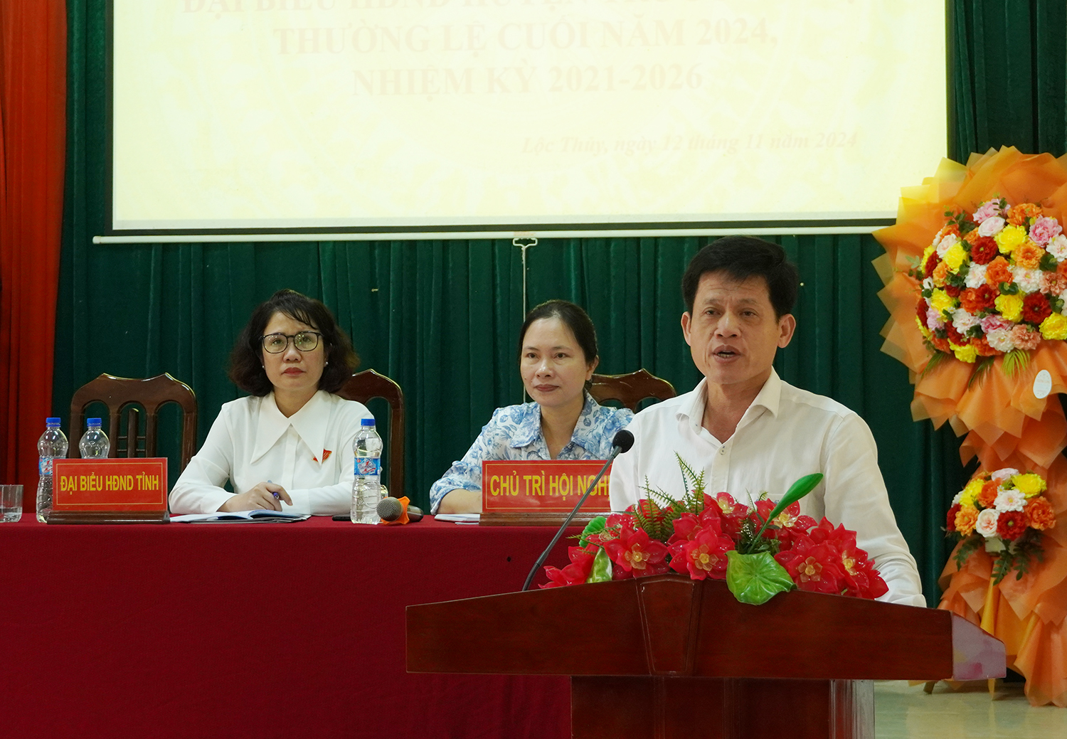 Đồng chí Chủ nhiệm Ủy ban Kiểm tra Tỉnh ủy Lê Văn Bảo tiếp thu, giải trình các kiến nghị của cử tri huyện Lệ Thủy.