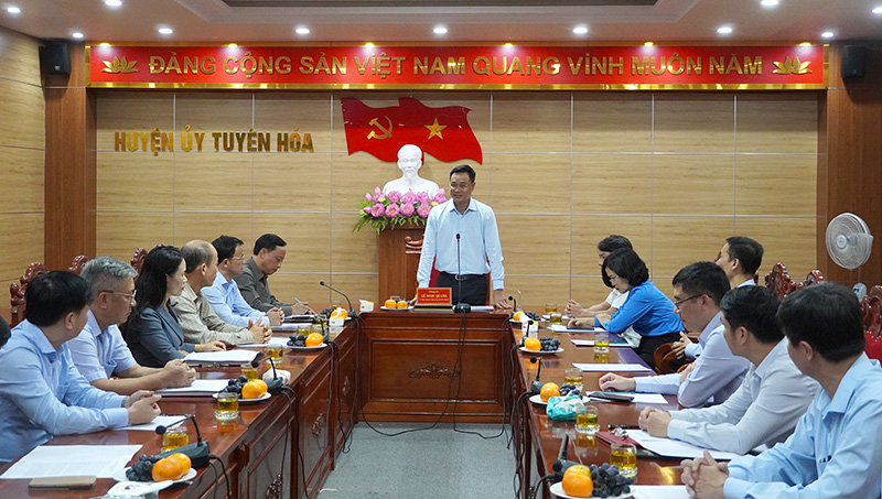 Đồng chí Bí thư Tỉnh ủy Lê Ngọc Quang gặp mặt Ban Thường vụ Huyện ủy Tuyên Hóa