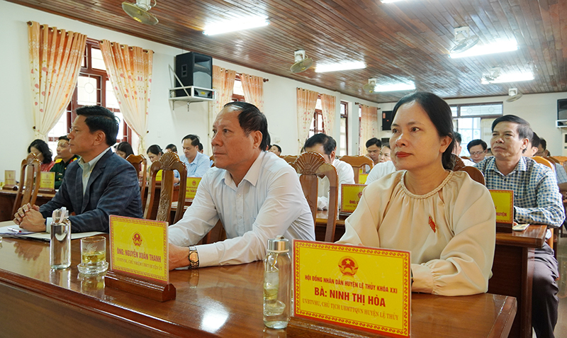 Đại biểu tham dự kỳ họp.