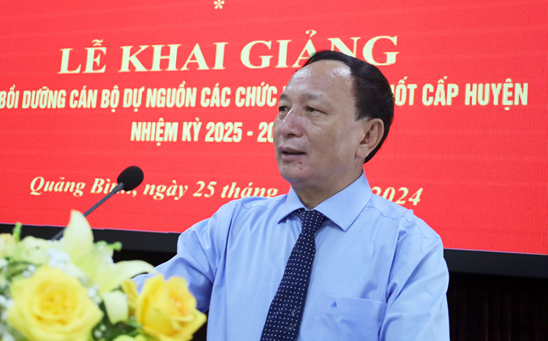  Đồng chí Phó Bí thư Thường trực Tỉnh ủy Trần Hải Châu phát biểu chỉ đạo tại lớp bồi dưỡng.