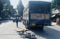 Va chạm với xe tải, 1 học sinh tử vong