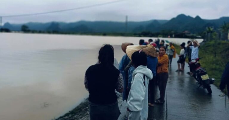 Cứu học sinh bị nước cuốn, người đàn ông ở Quảng Bình mất tích