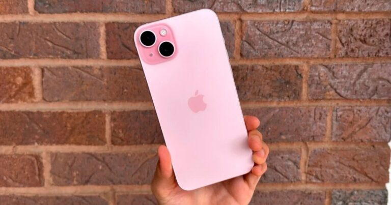 Điện thoại bán chạy nhất thế giới đang “sống” ra sao tại Việt Nam?