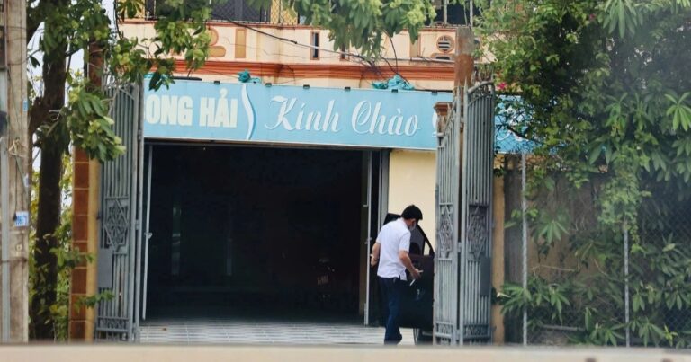 Bị tố đi nhà nghỉ trong giờ hành chính, Chủ tịch xã ở Quảng Bình nói gì?