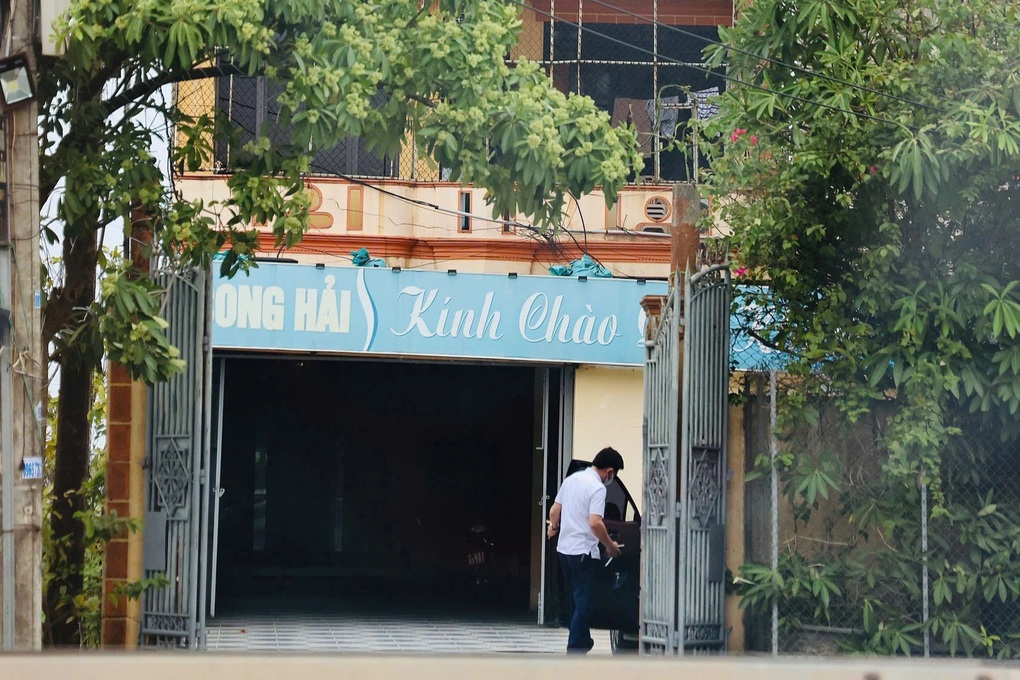 Bị tố đi nhà nghỉ trong giờ hành chính, Chủ tịch xã ở Quảng Bình nói gì? - 1 Bị tố đi nhà nghỉ trong giờ hành chính, Chủ tịch xã ở Quảng Bình nói gì? - 1