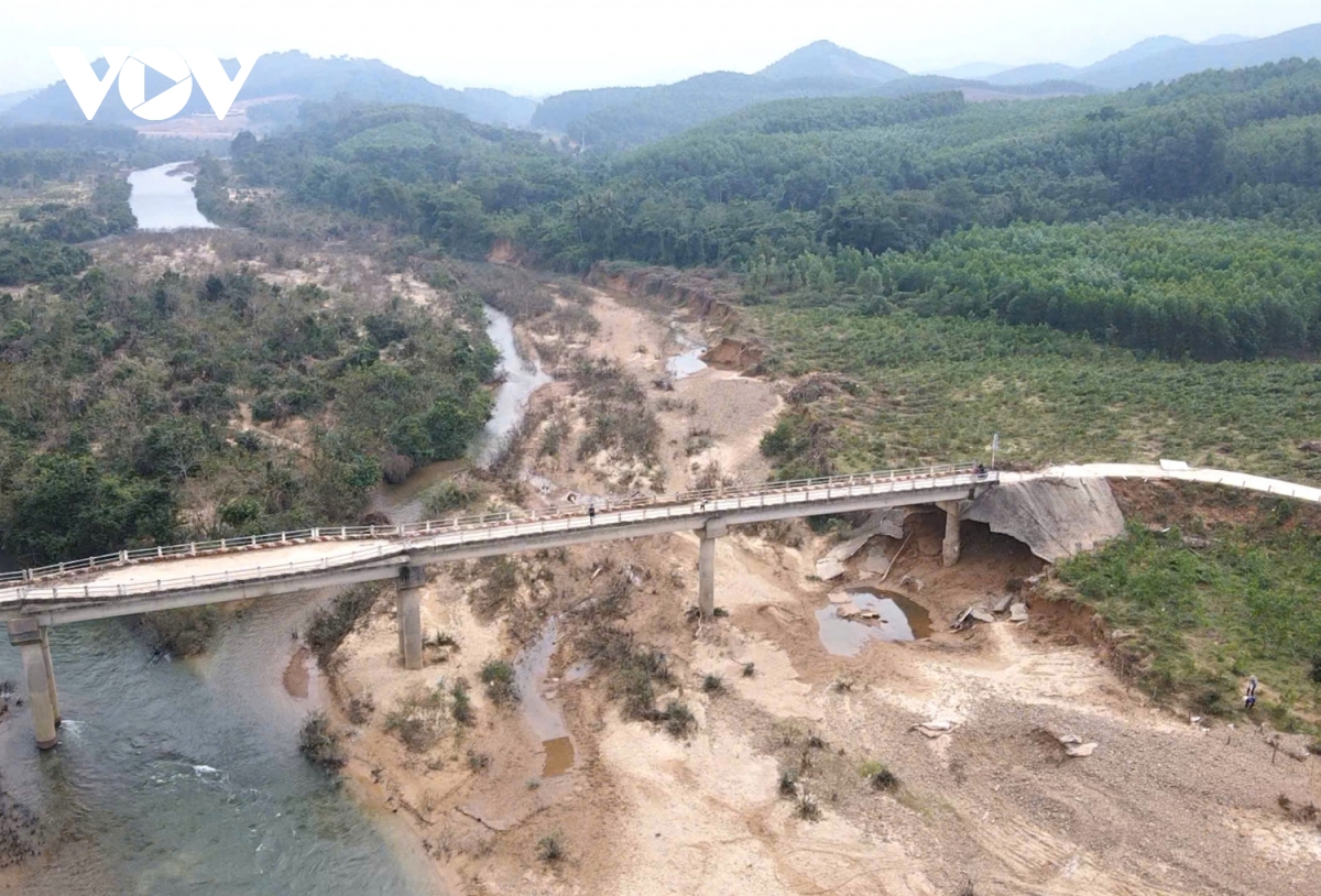 nỗi lo sạt lở sau mưa lũ tại quảng bình hình ảnh 1 noi lo sat lo sau mua lu tai quang binh hinh anh 1