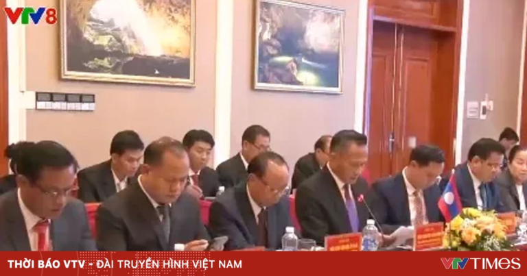 Quảng Bình tăng cường hợp tác, bảo vệ biên giới với tỉnh Khăm Muồn (Lào)