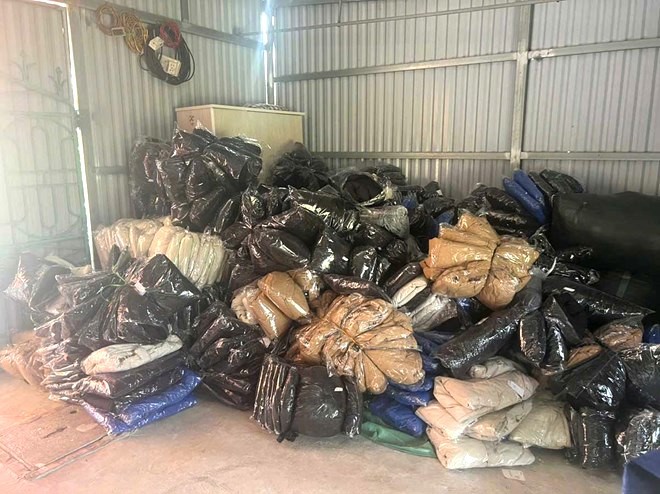 Các sản phẩm áo phao không rõ nguồn gốc, xuất xứ. Ảnh: Cục QLTT tỉnh Nam Định