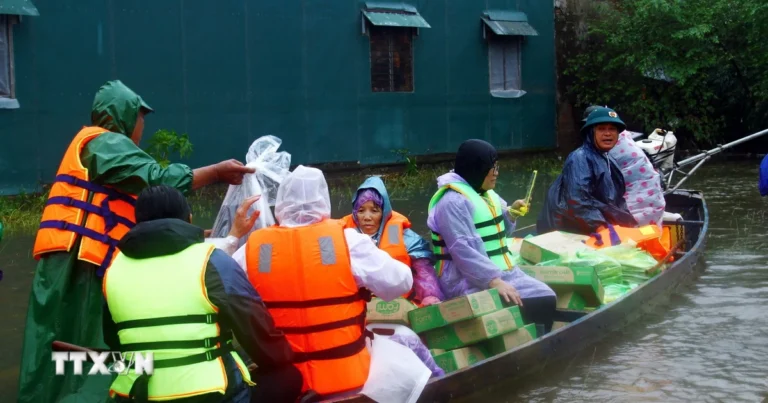 Quảng Bình: Khuyến cáo người dân dự trữ lương thực, ứng phó mưa lớn kéo dài