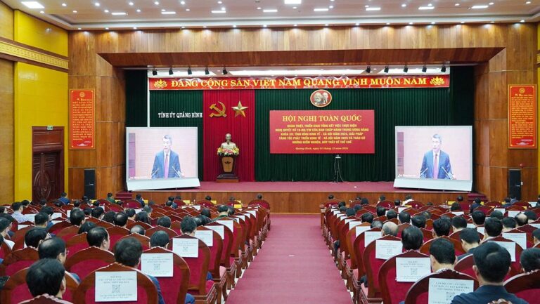 Hội nghị toàn quốc quán triệt, triển khai tổng kết việc thực hiện Nghị quyết số 18-NQ/TW của Ban Chấp hành Trung ương Đảng khóa XII