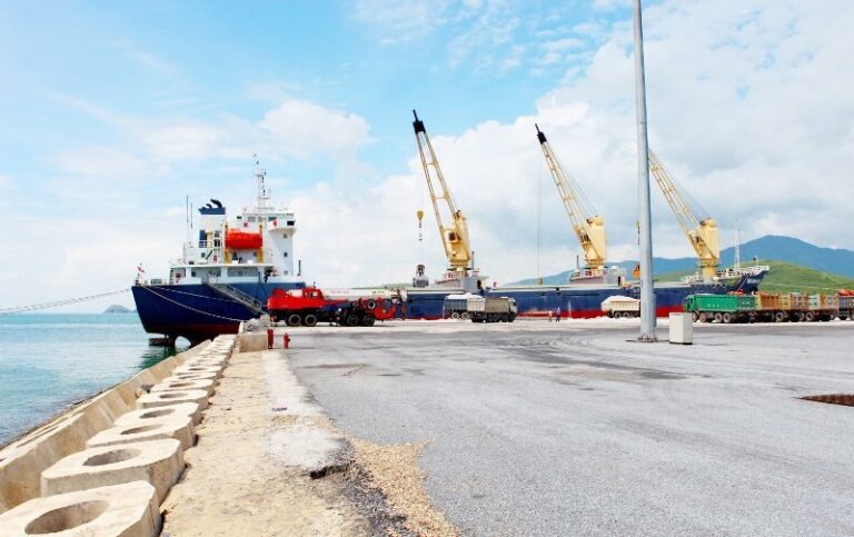 Công nghiệp, thương mại còn gặp nhiều khó khăn trong năm 2024