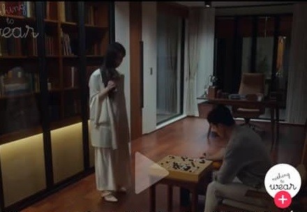 When The Phone Rings: Netizen nổ tranh cãi xoay quanh đôi giày của nữ chính ảnh 3