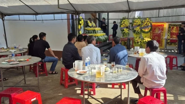 Tai nạn giao thông làm 2 bố con thầy giáo tử vong