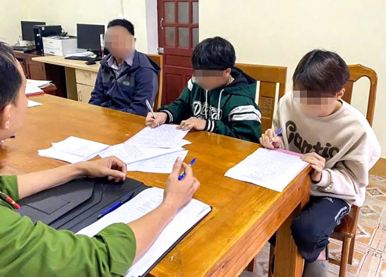 Quá hung hãn: 13 thanh thiếu niên Hà Tĩnh mang hung khí vào Quảng Bình tìm đối thủ giải quyết mâu thuẫn | Home