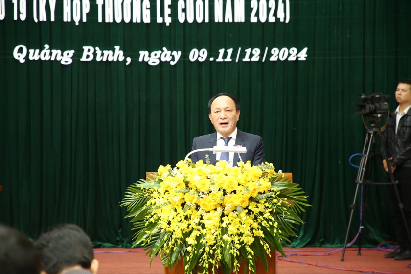 Ông Trần Hải Châu, Phó Bí thư Thường trực Tỉnh ủy, Chủ tịch HĐND tỉnh phát biểu tại kỳ họp.