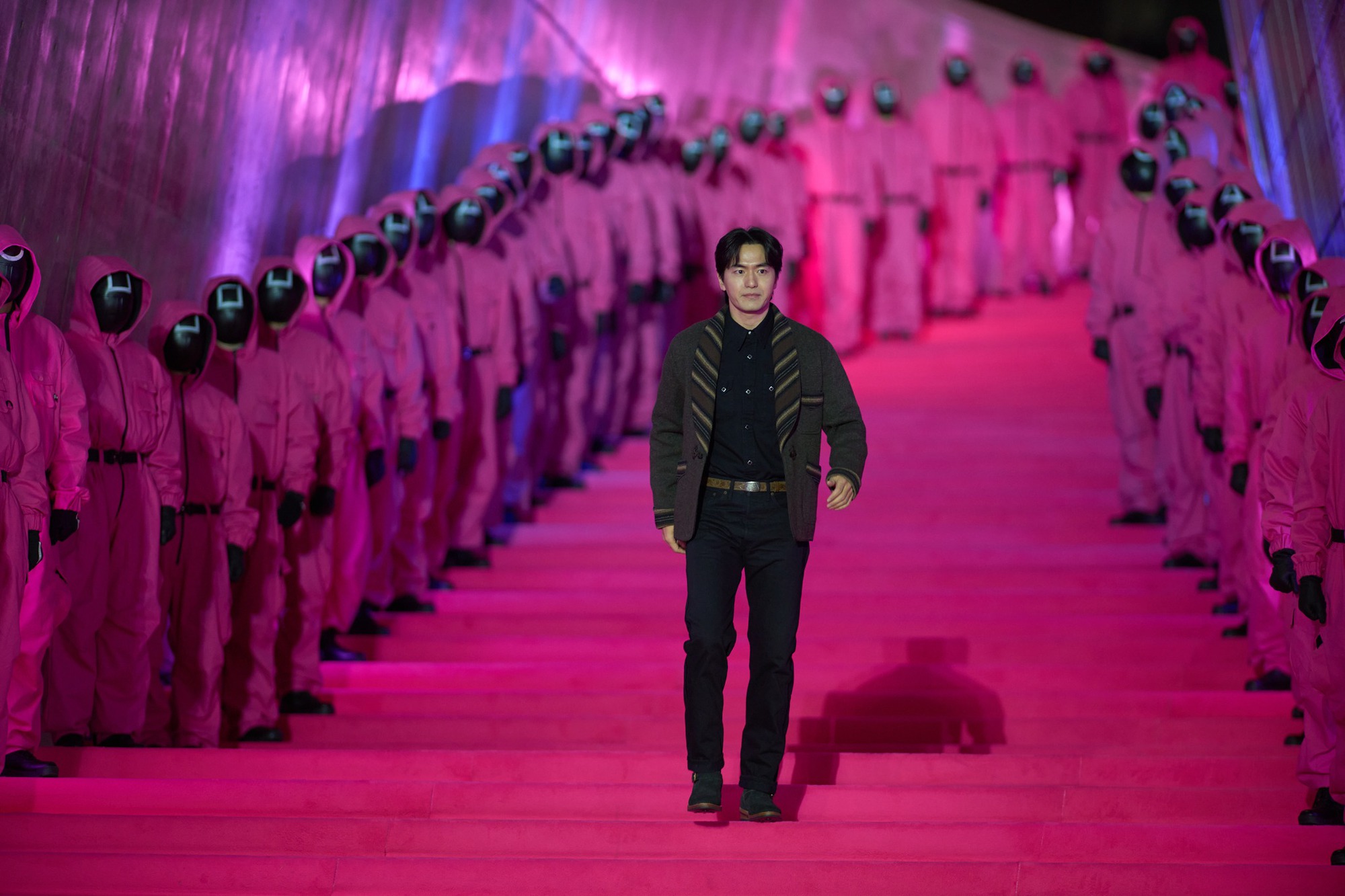 Dàn sao Squid Game 2 cực slay trên thảm hồng, netizen hoang mang vì sự biến mất của một nhân vật- Ảnh 7. Dàn sao Squid Game 2 cực slay trên thảm hồng, netizen hoang mang vì sự biến mất của một nhân vật- Ảnh 7.