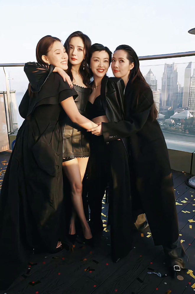 Khung hình phải chờ 9 năm mới được thấy, netizen nhìn chỉ mà muốn khóc- Ảnh 2.