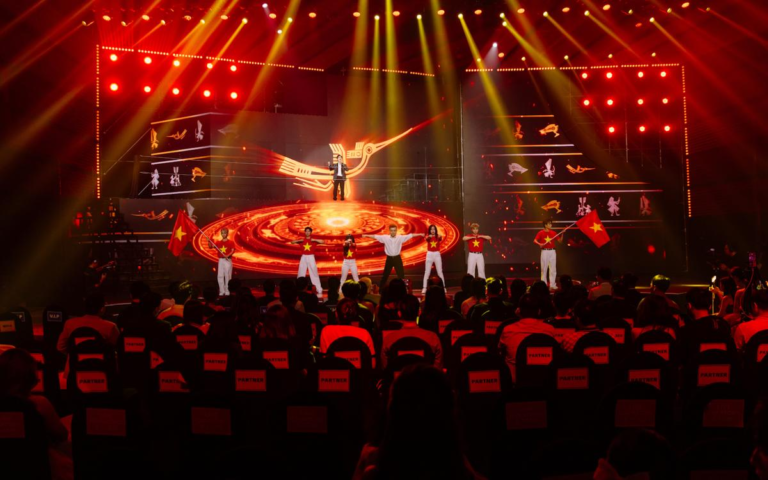 Đêm Vinh danh TikTok LIVE Fest 2024: Trọn ánh ‘spotLIVE’