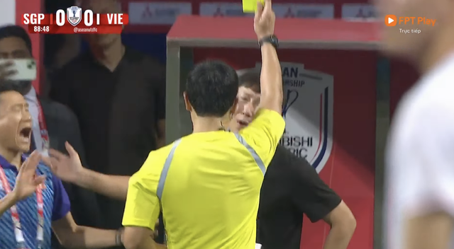 Netizen Việt đồng loạt chỉ trích trọng tài trận Việt Nam - Singapore, cho rằng Xuân Son bị "cướp" bàn thắng- Ảnh 4.