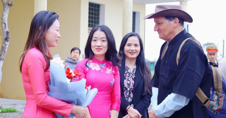 Lần đầu Quảng Bình đón đoàn du khách trên tàu hỏa ‘siêu sang’