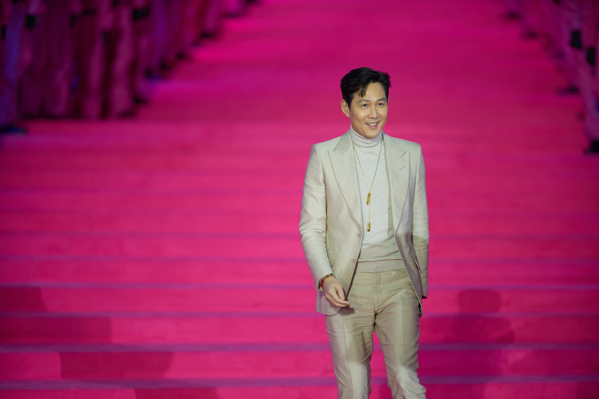 Dàn sao Squid Game 2 cực slay trên thảm hồng, netizen hoang mang vì sự biến mất của một nhân vật- Ảnh 1. Dàn sao Squid Game 2 cực slay trên thảm hồng, netizen hoang mang vì sự biến mất của một nhân vật- Ảnh 1.