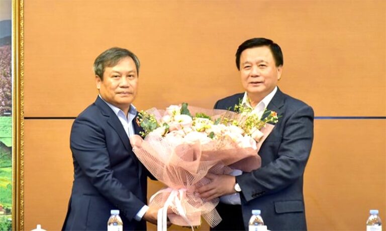 Comrade Vu Dai Thang transferred activities of the National Assembly delegation
